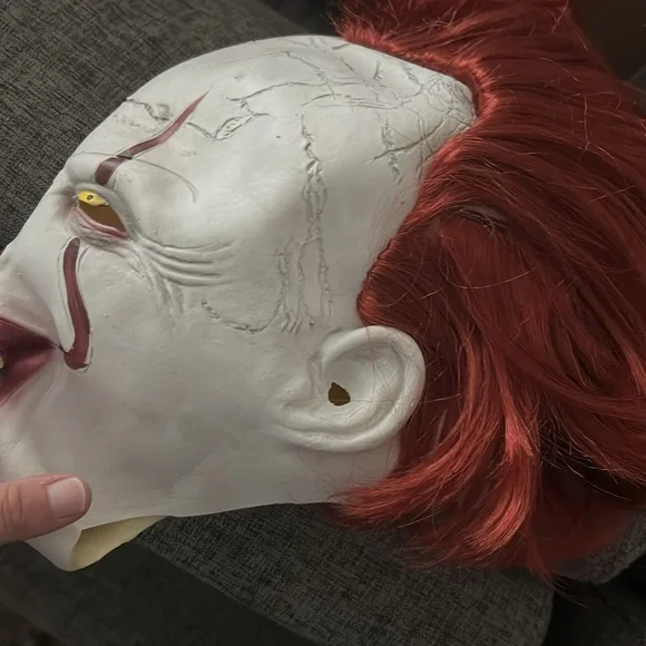 👻 Pennywise Halloween Mask - Picture 2 of 4